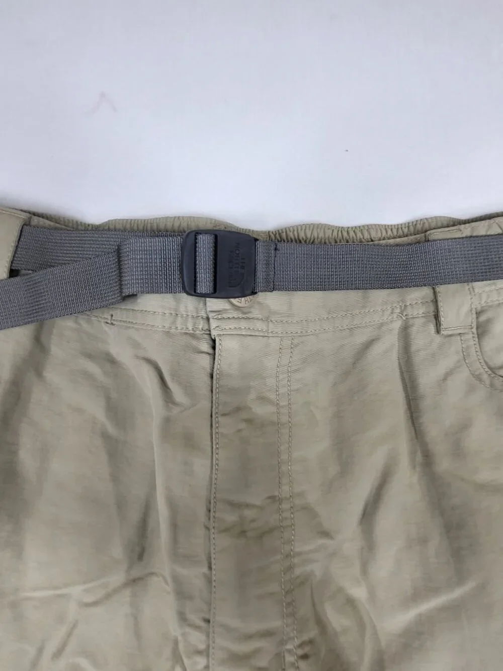 The North Face Mens Belted Hiking Cargo Shorts Khaki Tan Size XXL Regular
